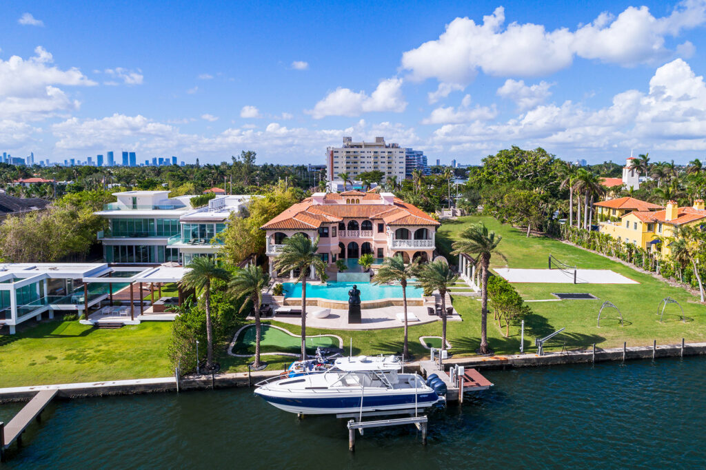 Dom przy kanale w Miami